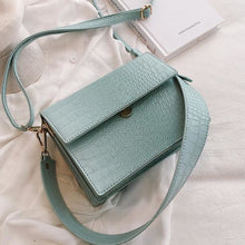 Load image into Gallery viewer, Crocodile Polyurethane Leather Classic Womens Handbag Green